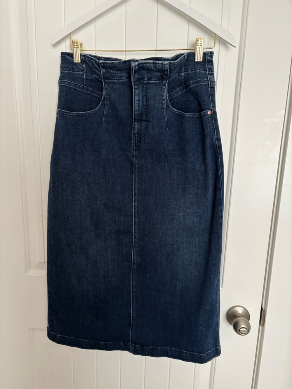 Pilcro Dark Blue Denim Skirt size 14 fits like a size  10/12